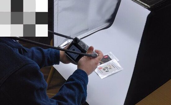 商品写真の撮影作業を利用者さんと行いました